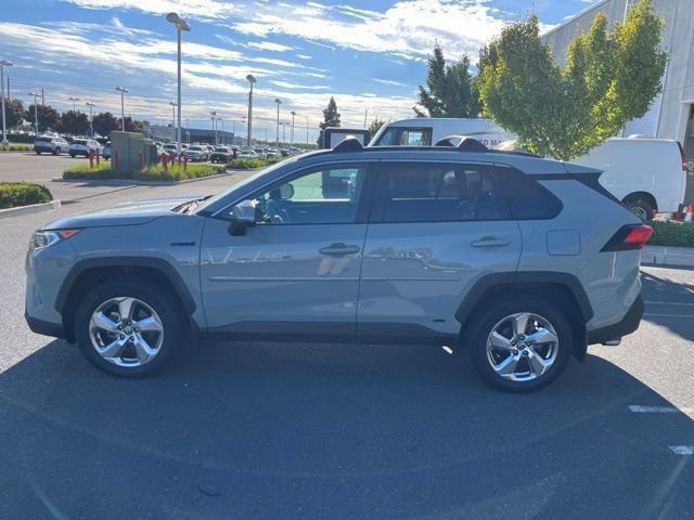 Used 2021 Toyota RAV4 XLE Premium AWD/4WD image 8