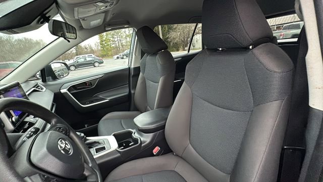 Used 2024 Toyota RAV4 LE image 28