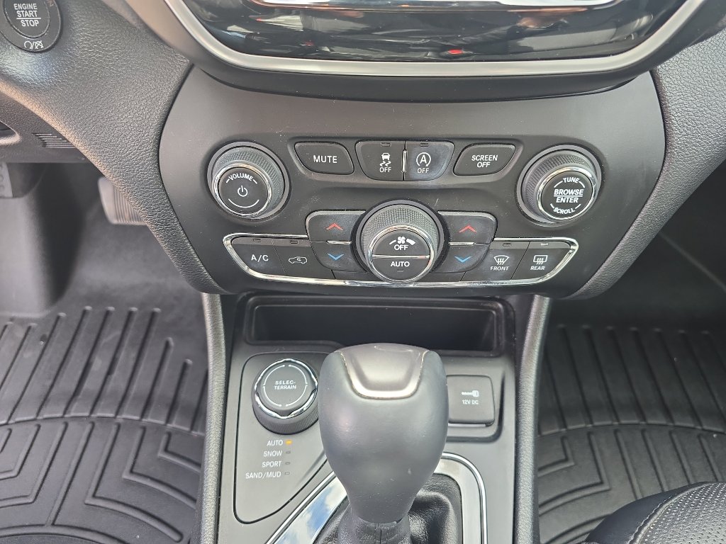 Used 2020 Jeep Cherokee Limited AWD/4WD image 17