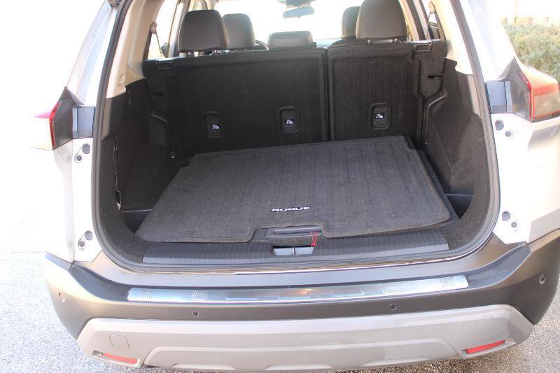 Used 2022 Nissan Rogue SV w/ SV Premium Package FWD image 14