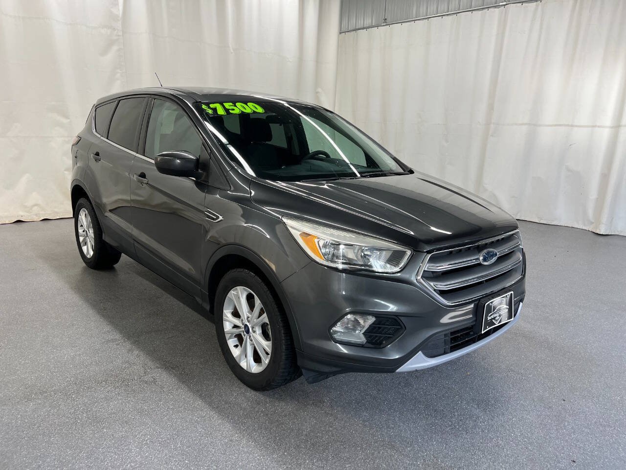 Used 2017 Ford Escape SE FWD image 3