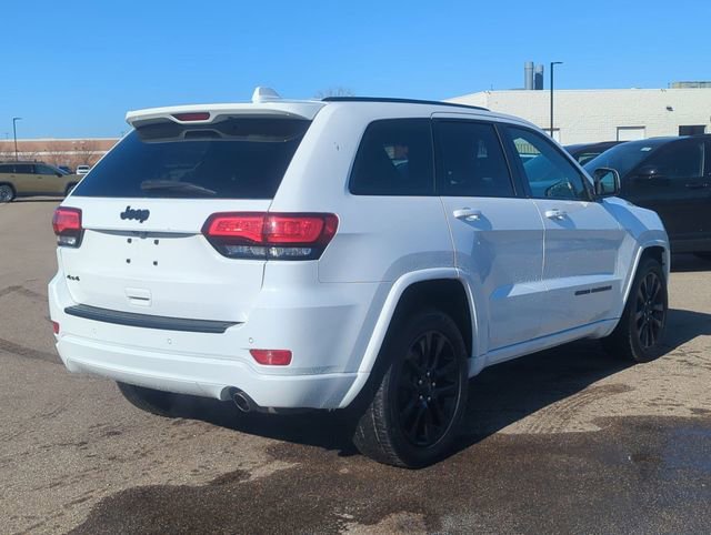 Used 2019 Jeep Grand Cherokee Altitude AWD/4WD image 3