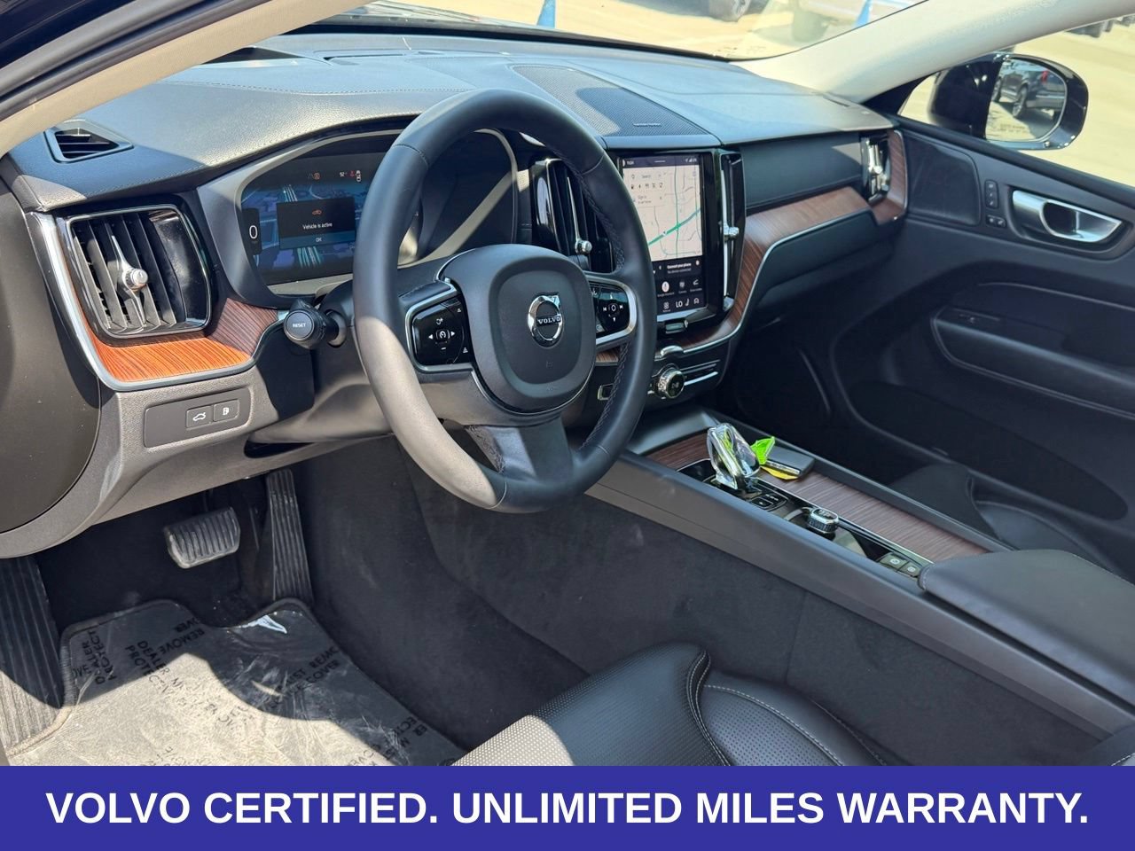 Certified 2024 Volvo XC60 T8 Ultimate w/ Protection Package Premier AWD/4WD image 17