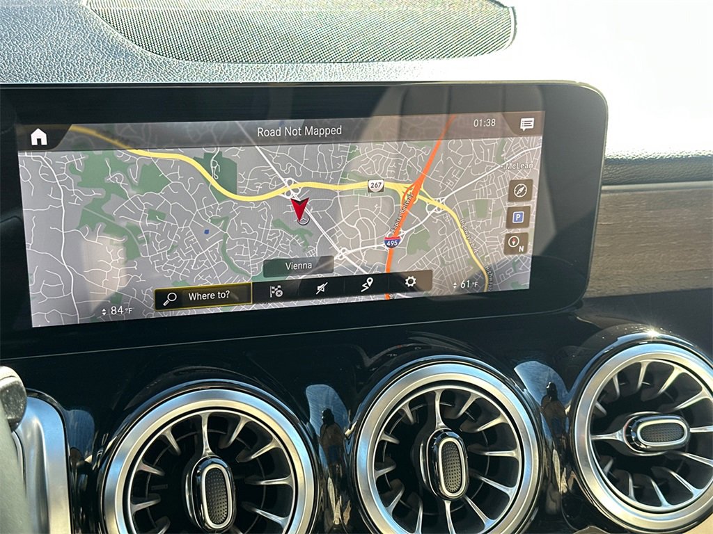 Used 2023 Mercedes-Benz GLB 250 4MATIC image 26