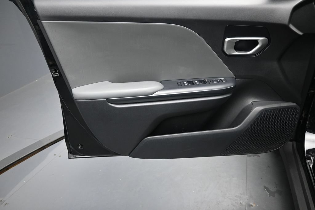 Used 2025 Kia K4 FWD image 19