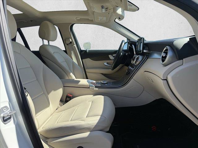 Used 2019 Mercedes-Benz GLC 350e 4MATIC image 20