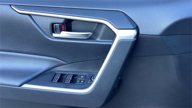 Used 2022 Toyota RAV4 XLE Premium image 27