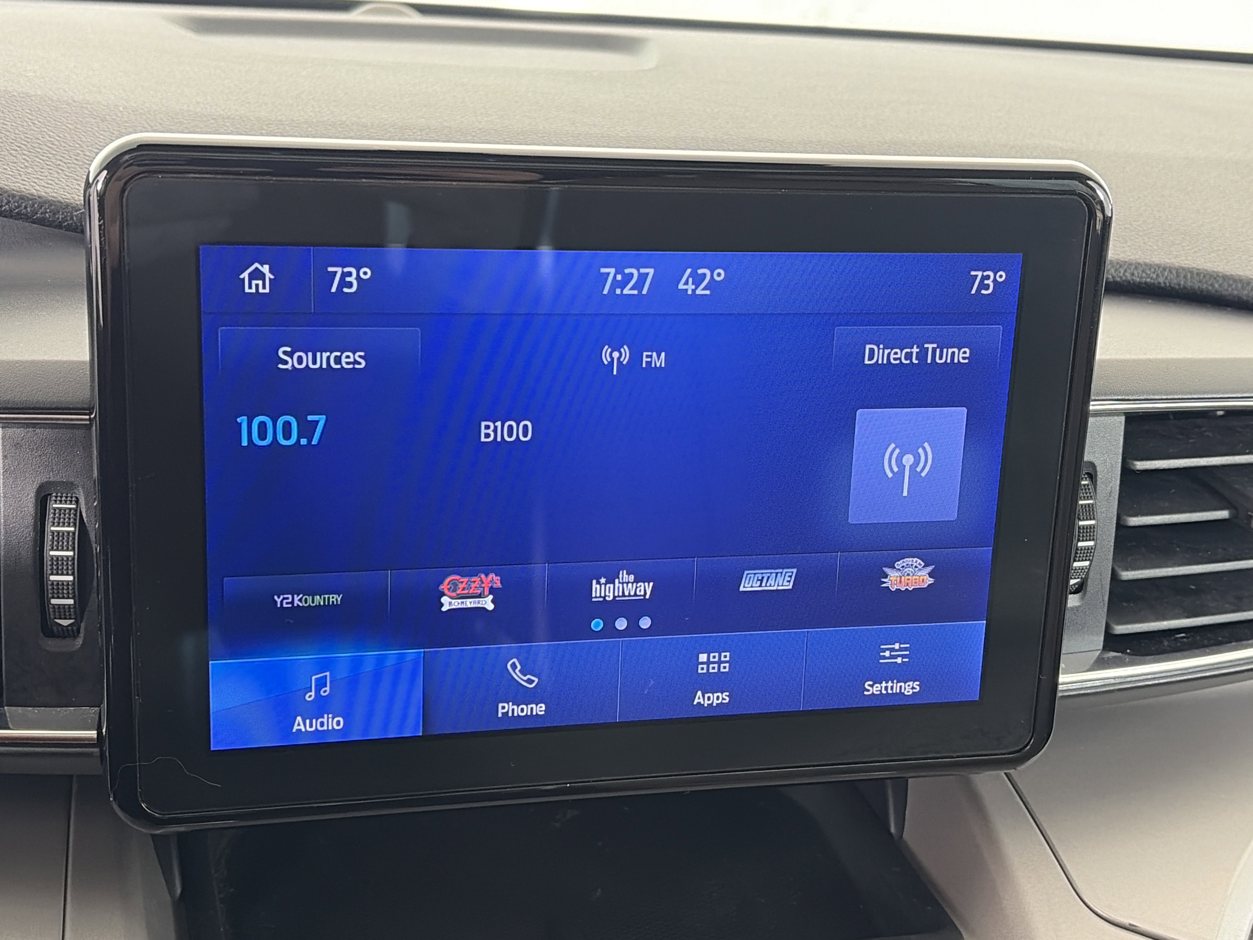 Used 2023 Ford Explorer XLT w/ Equipment Group 202A AWD/4WD image 21