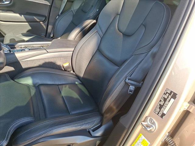 Used 2023 Volvo XC90 B6 Ultimate w/ Protection Package Premier AWD/4WD image 15