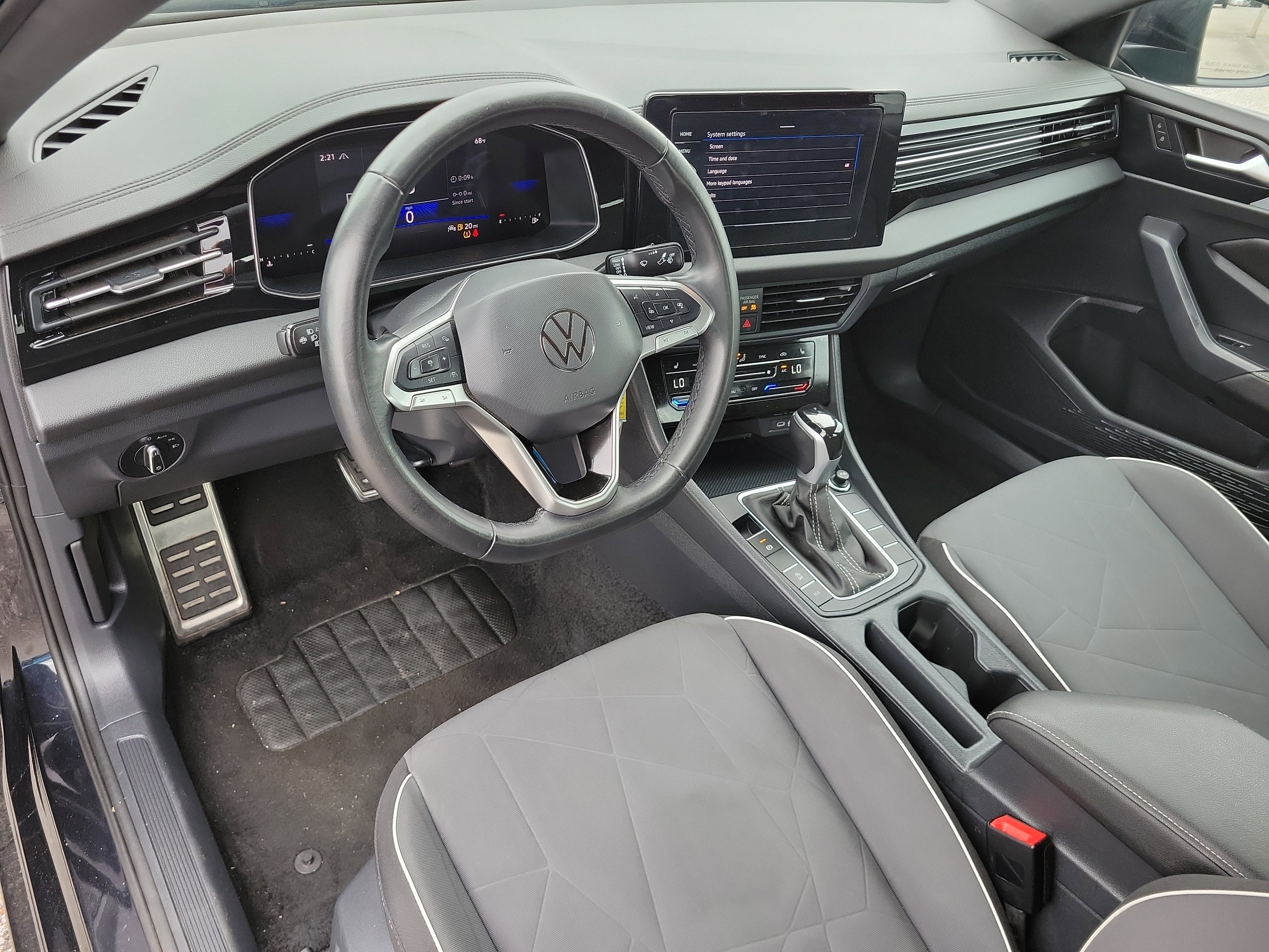 Used 2025 Volkswagen Jetta Sport FWD image 8