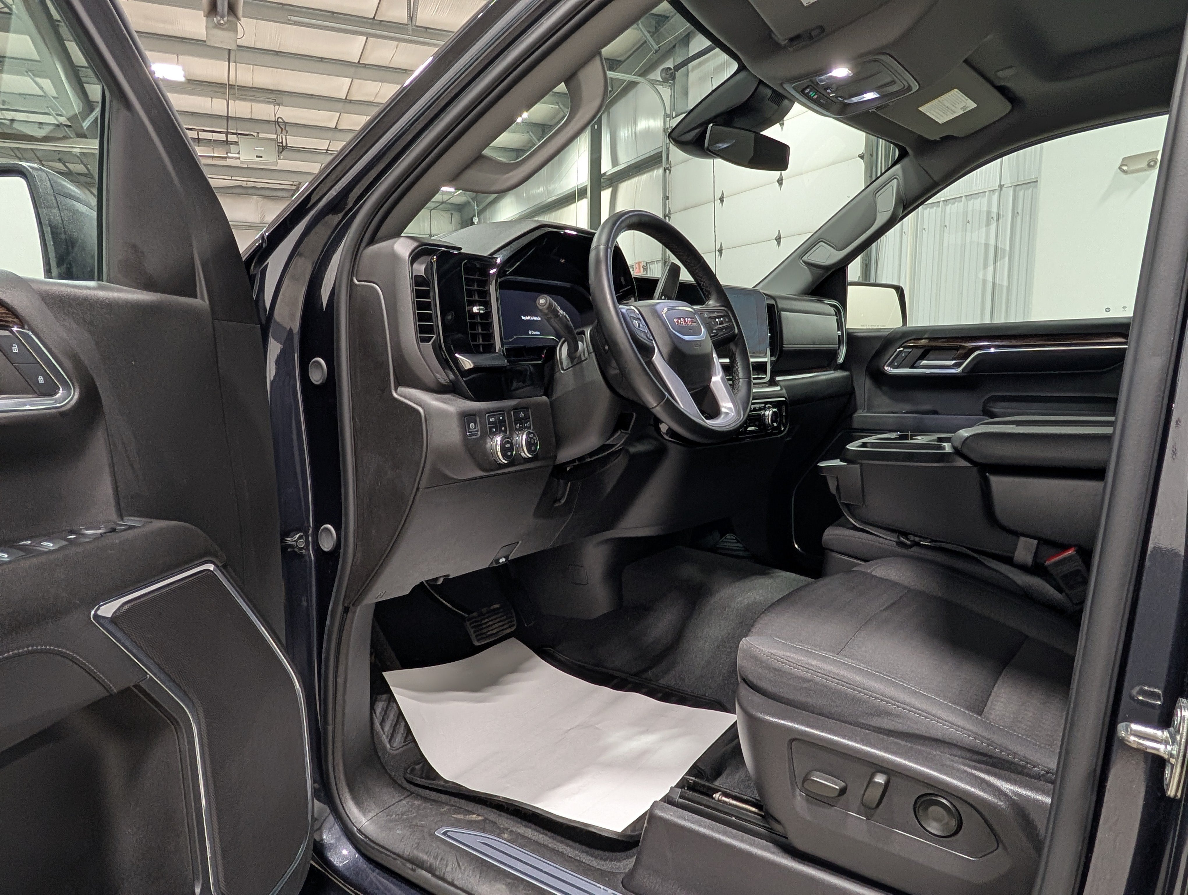 Used 2024 GMC Sierra 1500 Elevation w/ X31 Off-Road Package AWD/4WD image 12