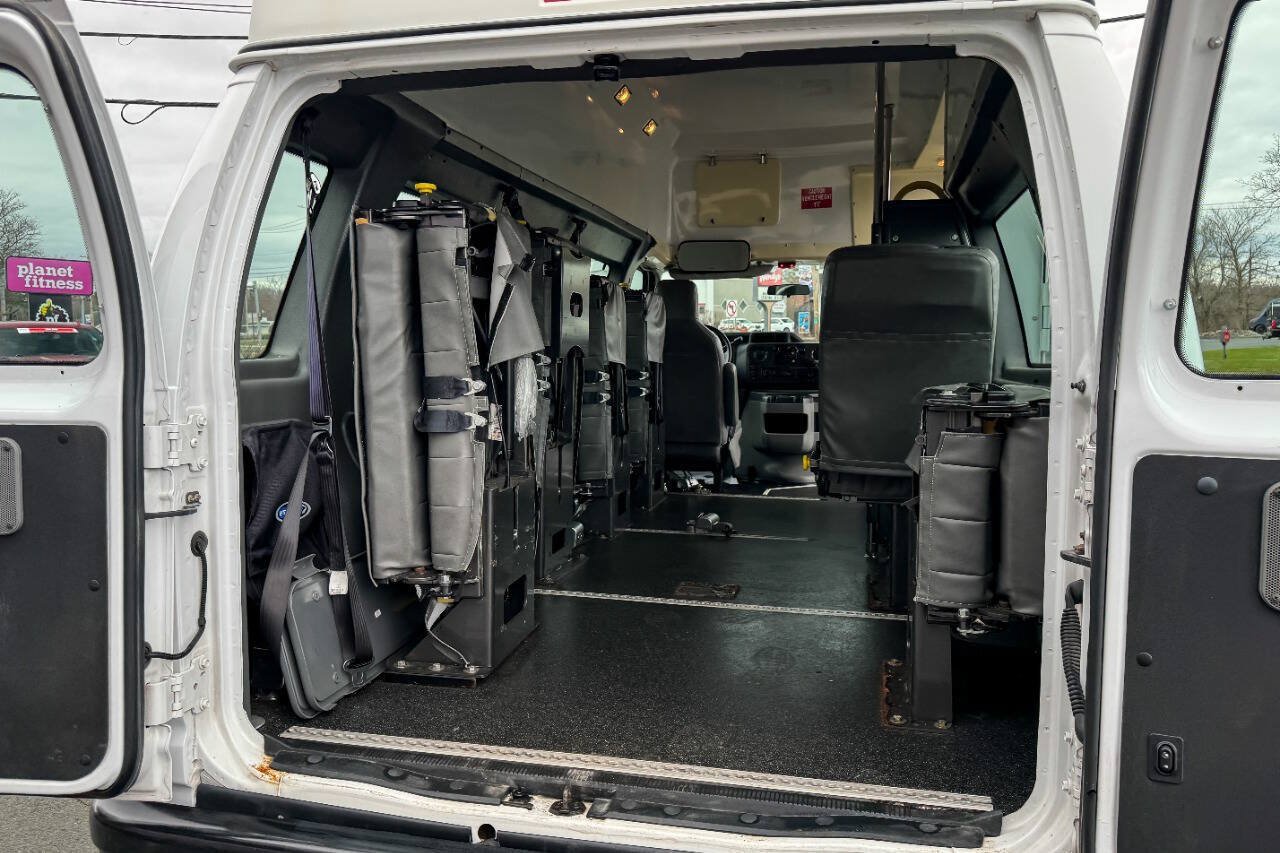 Used 2011 Ford E-350 and Econoline 350 Extended Super Duty w/ PWR Group RWD image 18