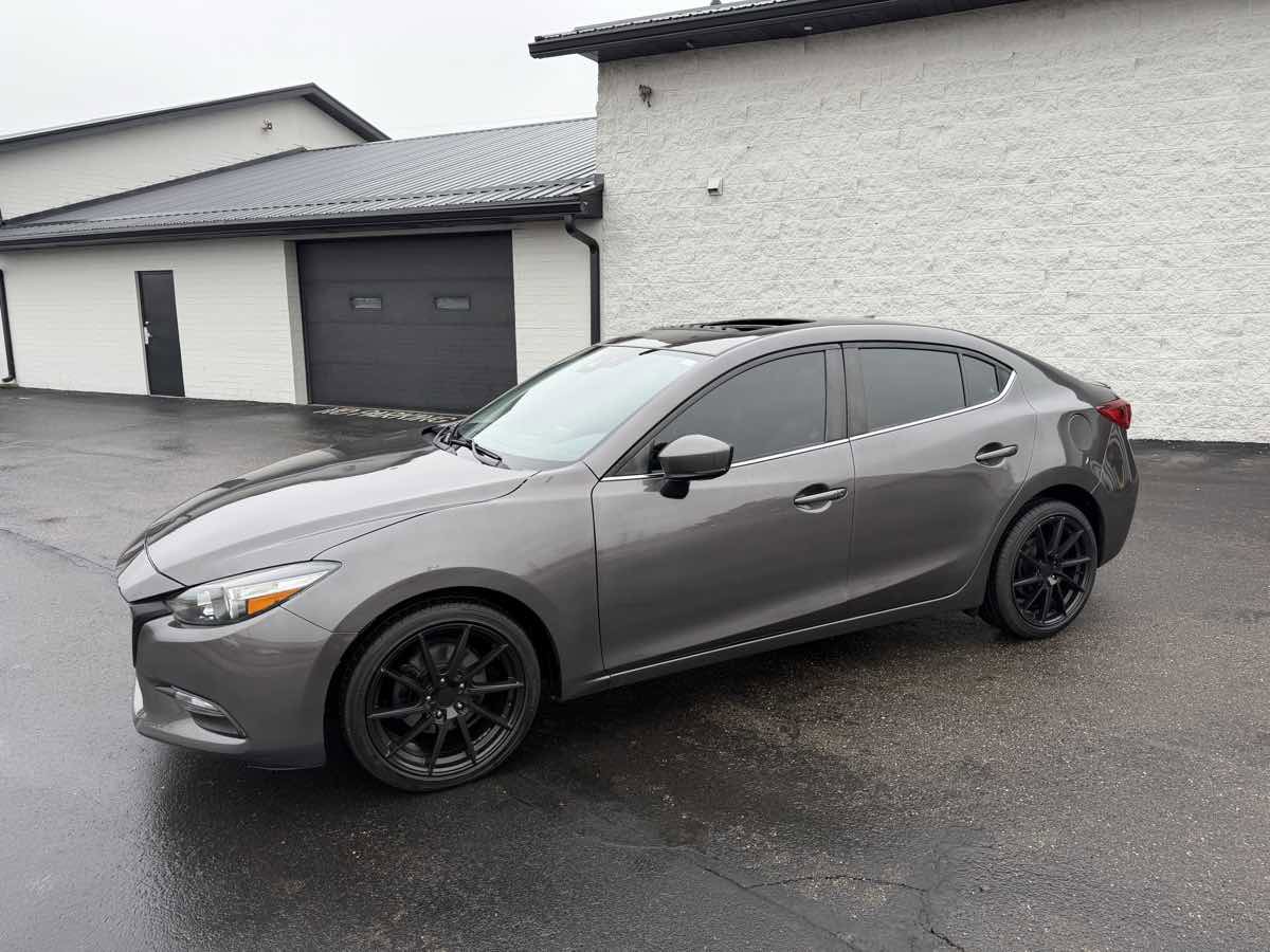 Used 2018 MAZDA MAZDA3 Touring image 2