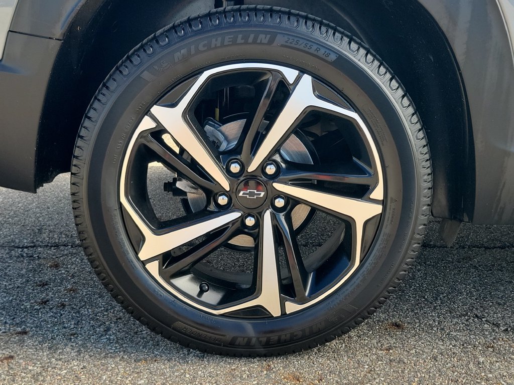 Used 2021 Chevrolet TrailBlazer RS w/ Sun and Liftgate Package AWD/4WD image 36