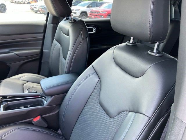 New 2026 Jeep Compass Latitude AWD/4WD image 12