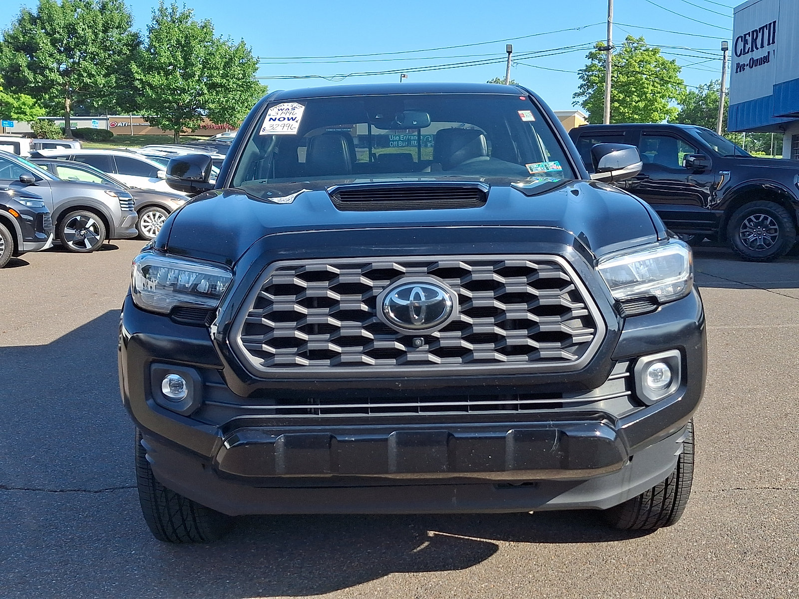 Used 2022 Toyota Tacoma TRD Sport w/ TRD Premium Sport Package AWD/4WD image 2
