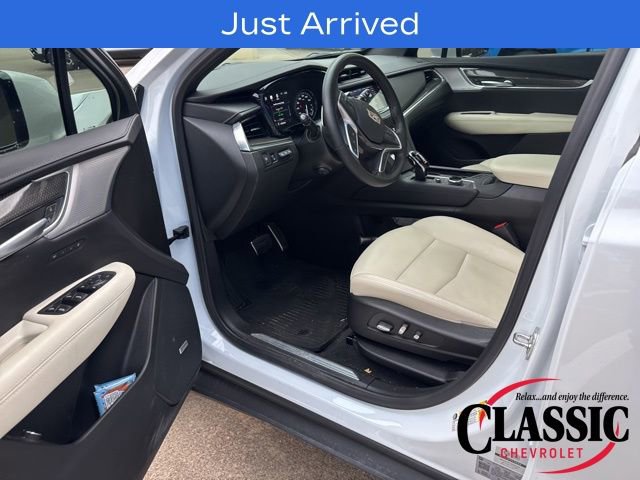 Used 2025 Cadillac XT5 Sportv w/ Technology Package image 17