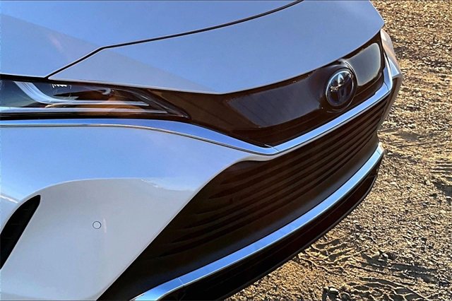 Used 2022 Toyota Venza XLE image 29