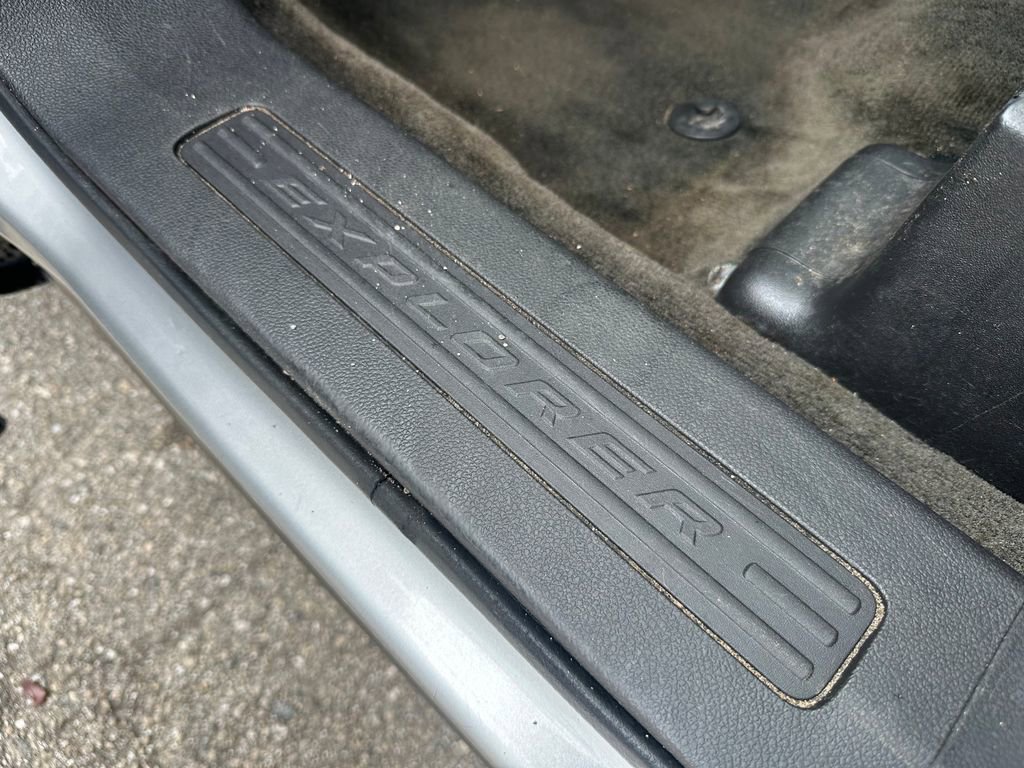 Used 2015 Ford Explorer FWD image 27