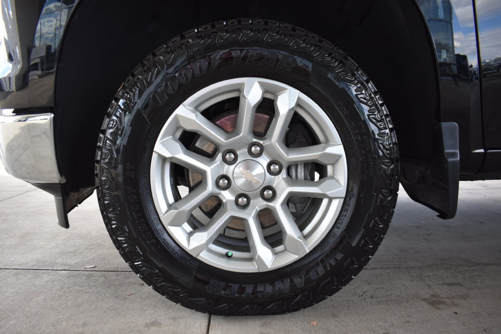 Used 2024 Chevrolet Silverado 1500 LT AWD/4WD image 15