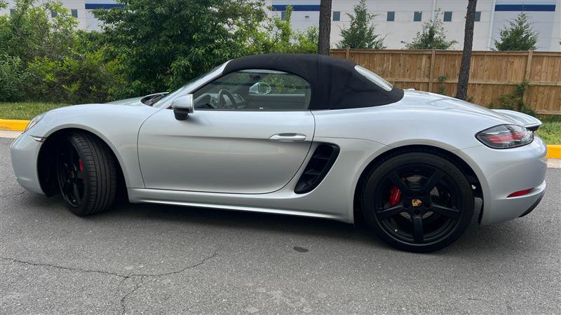 Used 2018 Porsche 718 Boxster RWD image 10