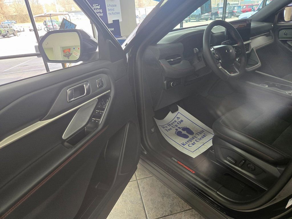 New 2026 Ford Explorer ST w/ Sun And Sound Package image 6