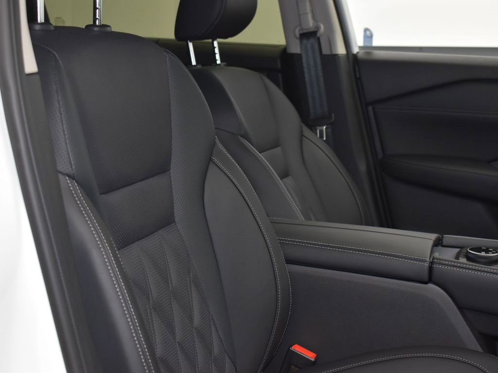New 2026 Nissan Rogue Platinum image 8