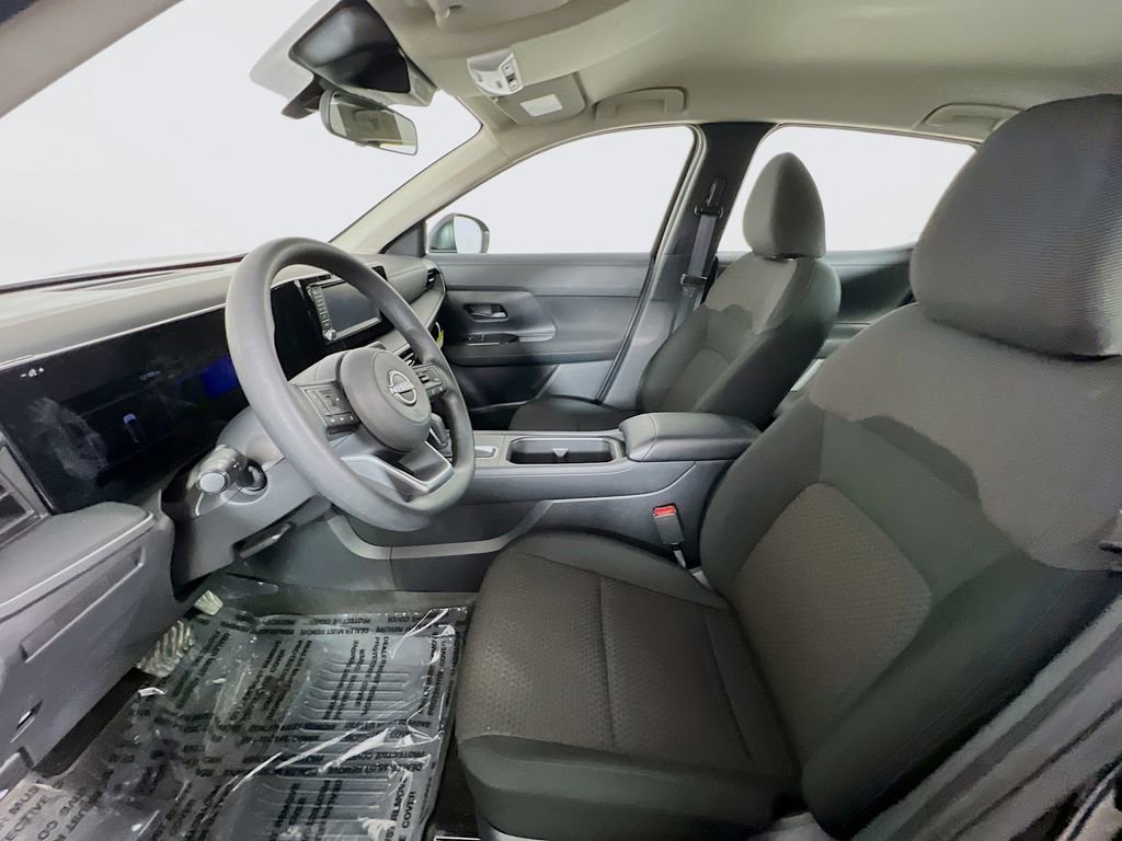 Used 2025 Nissan Kicks S image 18