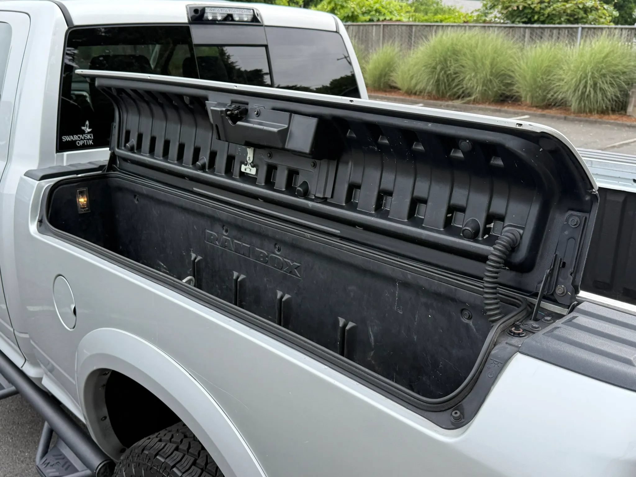 Used 2018 RAM 2500 Laramie w/ Sport Appearance Group AWD/4WD image 33