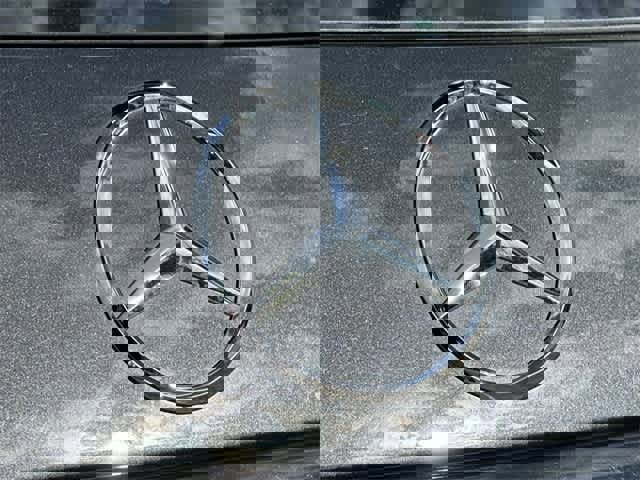 Used 2025 Mercedes-Benz GLC 300 4MATIC image 26