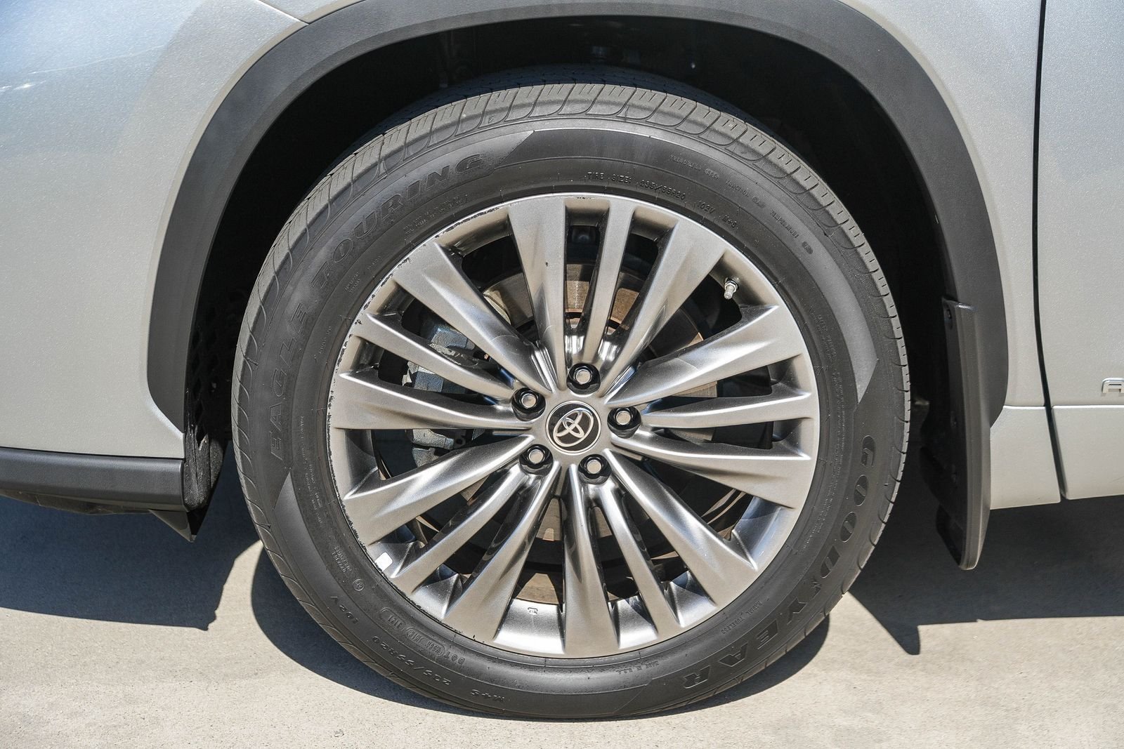 Used 2021 Toyota Highlander Platinum AWD/4WD image 11