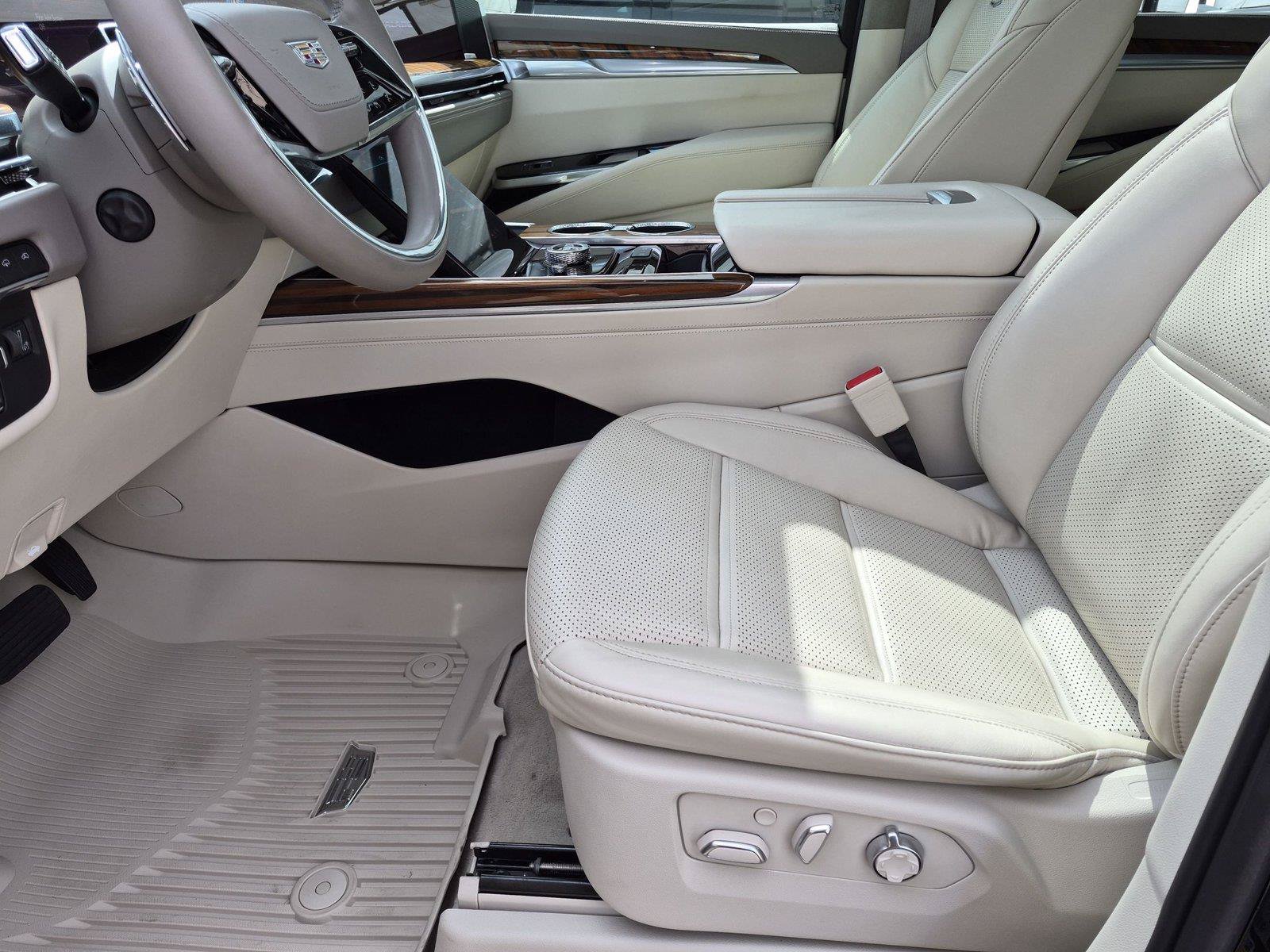 Certified 2025 Cadillac Escalade Sport Platinum w/ LPO, Floor Liner Package AWD/4WD image 28