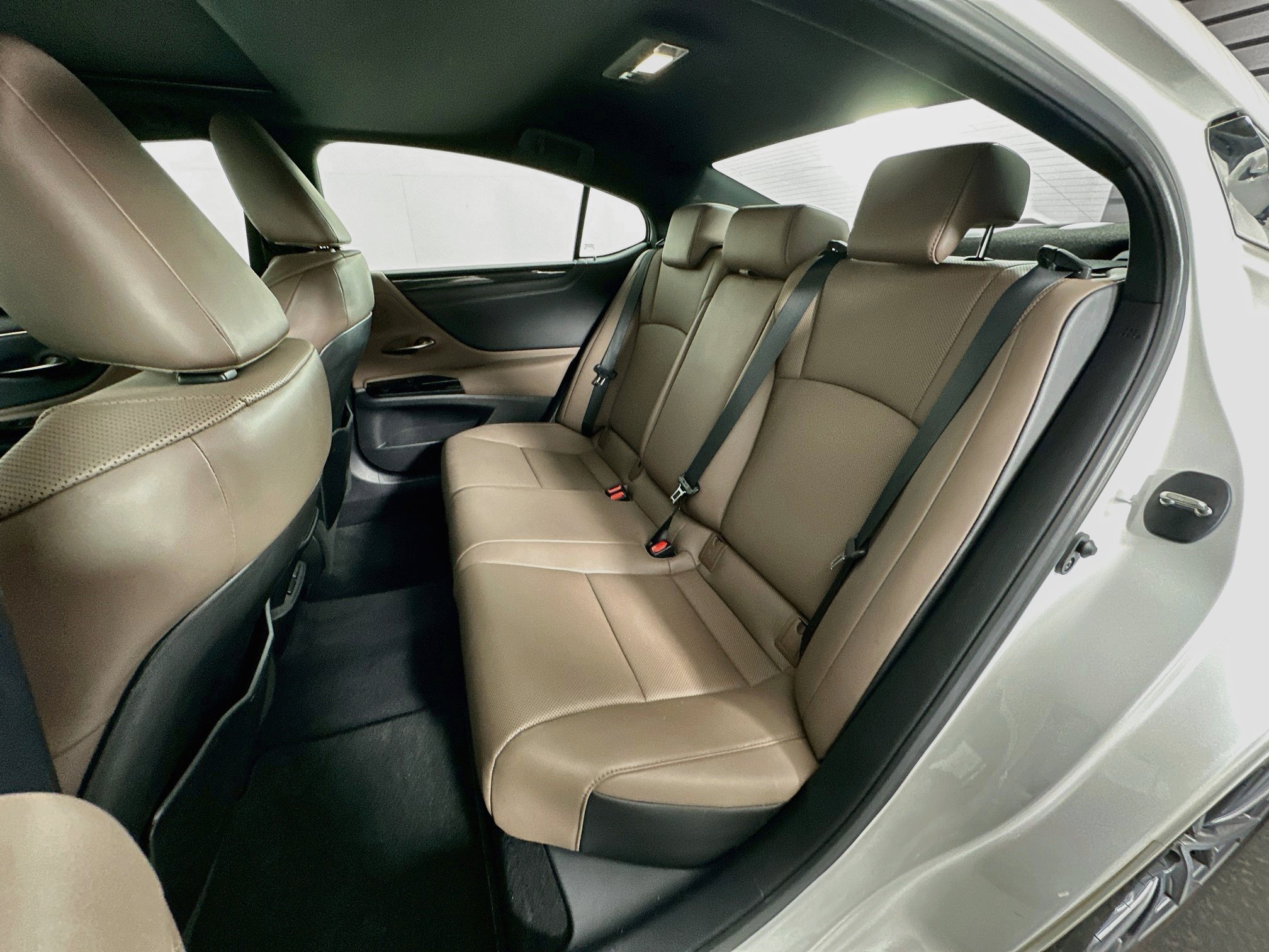 Used 2022 Lexus ES 350 w/ Accessory Package FWD image 27