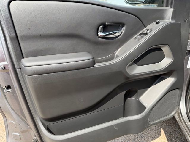 Certified 2025 Nissan Frontier SV image 10