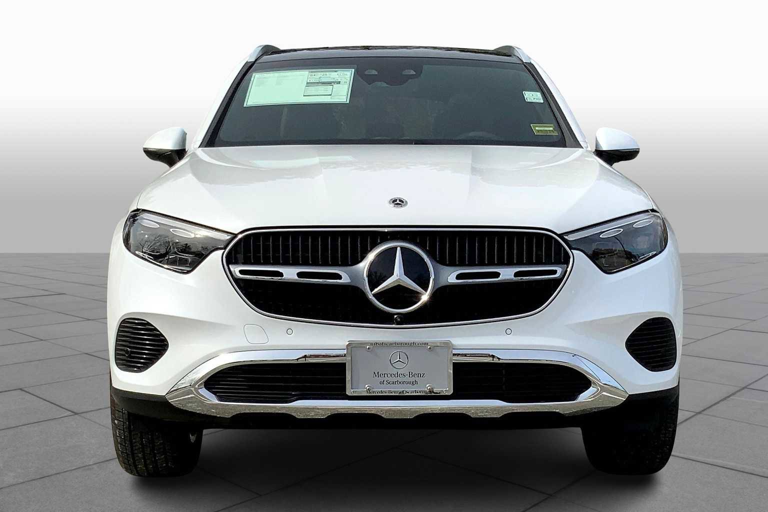 Used 2025 Mercedes-Benz GLC 350e 4MATIC image 3