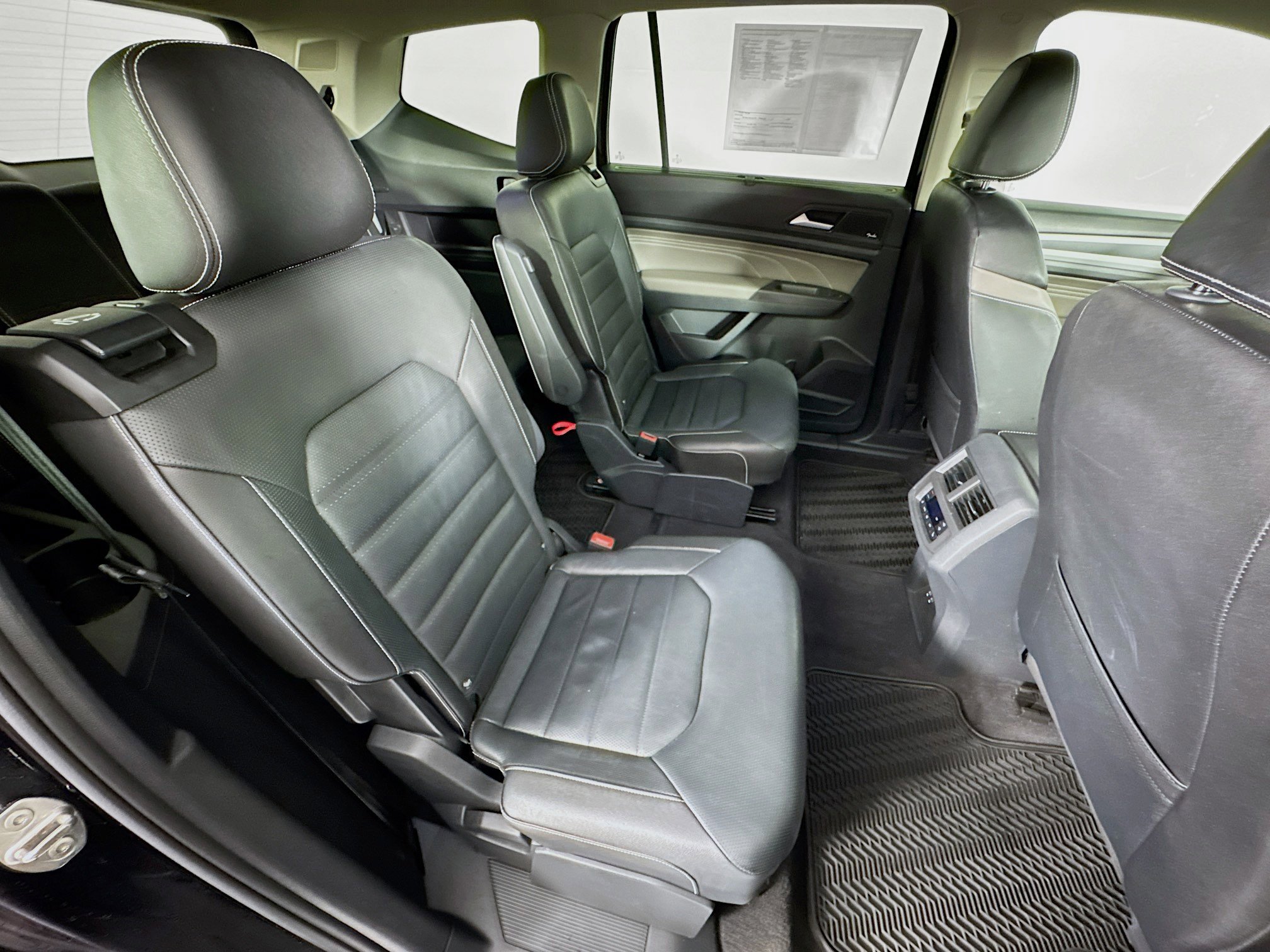 Used 2023 Volkswagen Atlas SEL Premium image 30