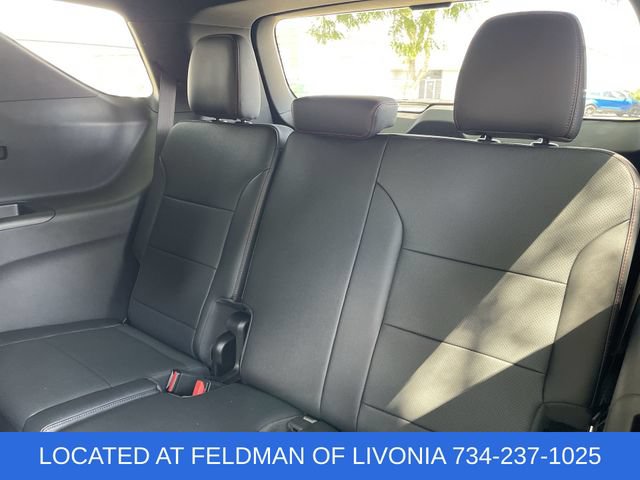 Used 2024 Chevrolet Traverse Z71 w/ Enhanced Driving Package AWD/4WD image 38