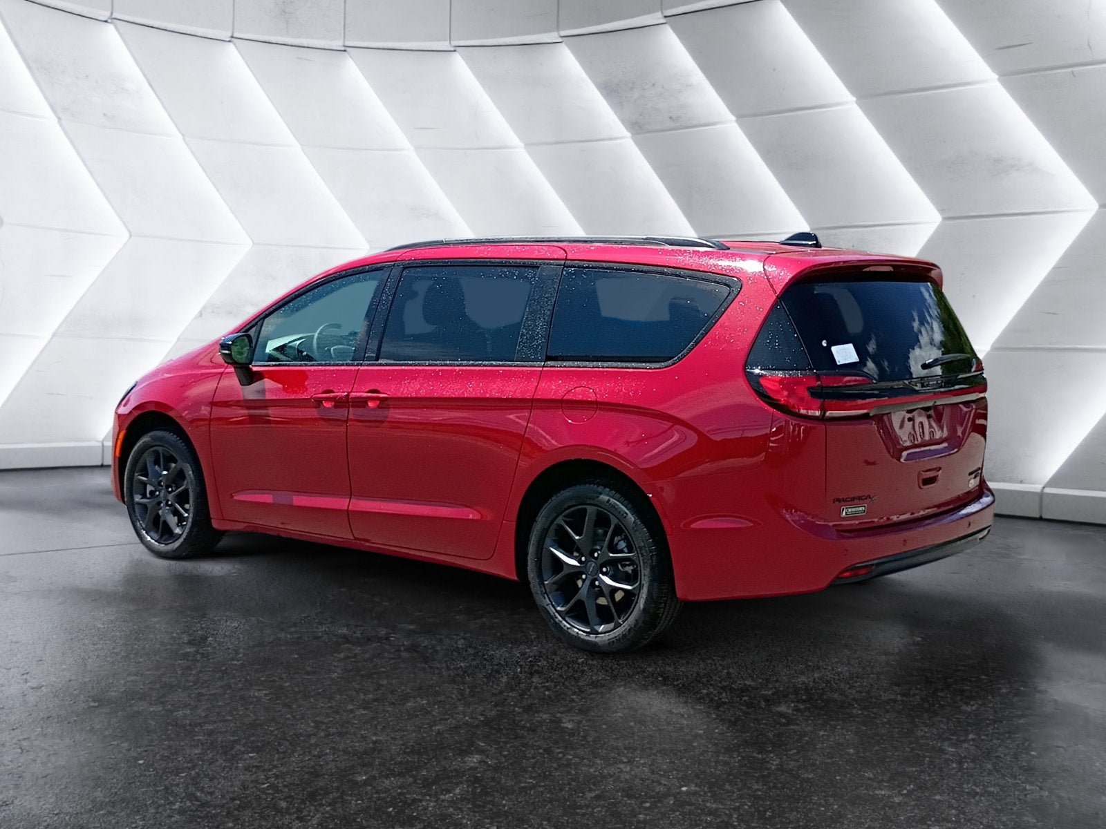 New 2027 Chrysler Pacifica Limited w/ S Appearance Package AWD/4WD image 4