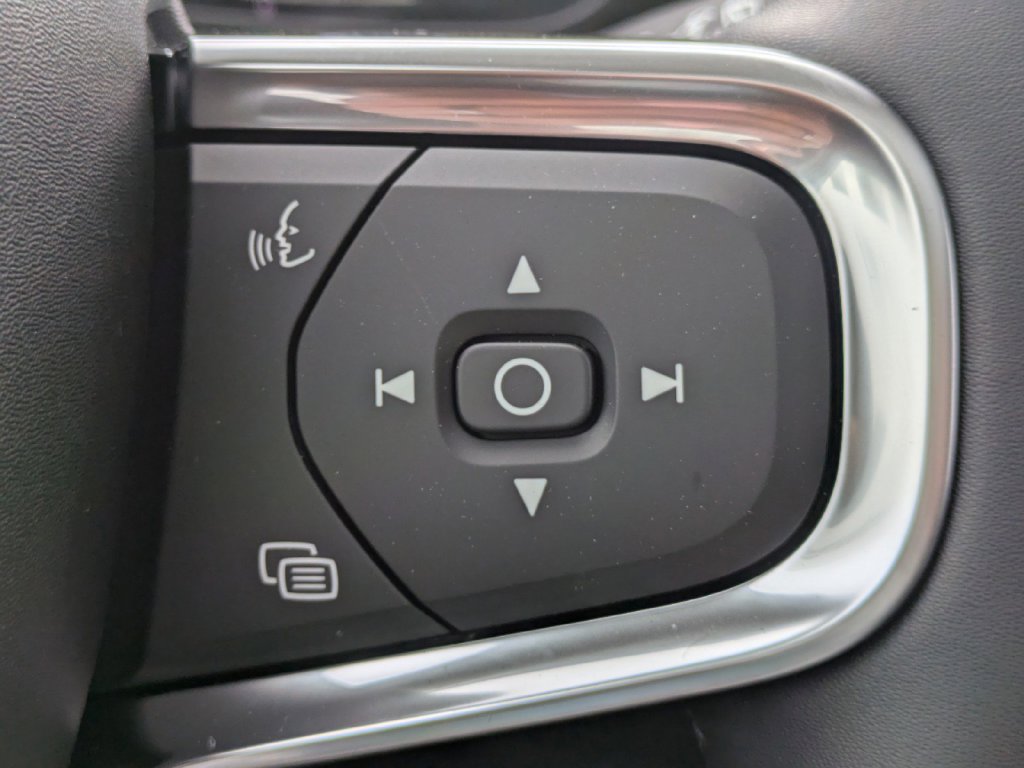New 2025 Volvo XC40 B5 Core w/ Protection Package Premier AWD/4WD image 31