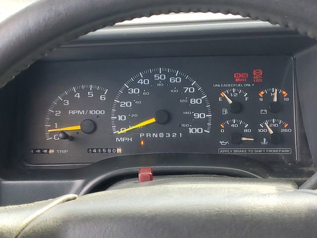 Used 1997 Chevrolet Suburban 4WD w/ Preferred Equipment Group 2 image 15