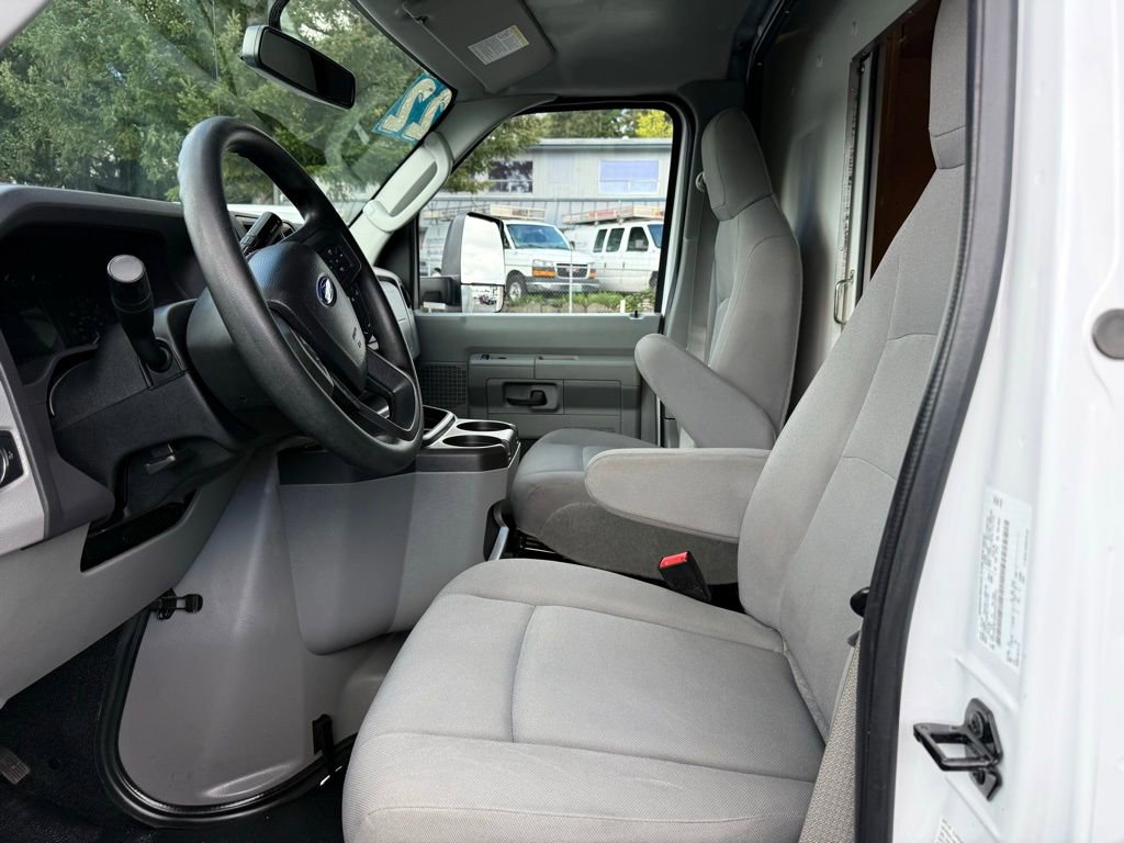 Used 2022 Ford E-450 and Econoline 450 Super Duty w/ Power Windows & Locks Group RWD image 13