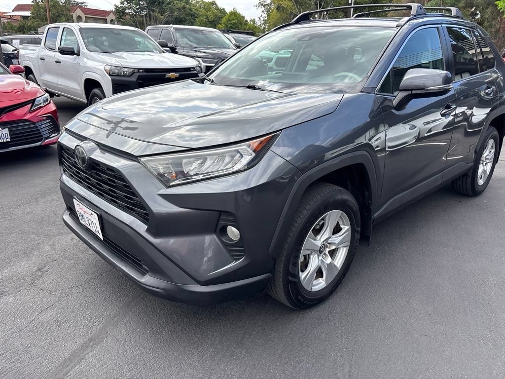 Used 2019 Toyota RAV4 XLE w/ Carpet Mat Package FWD image 8