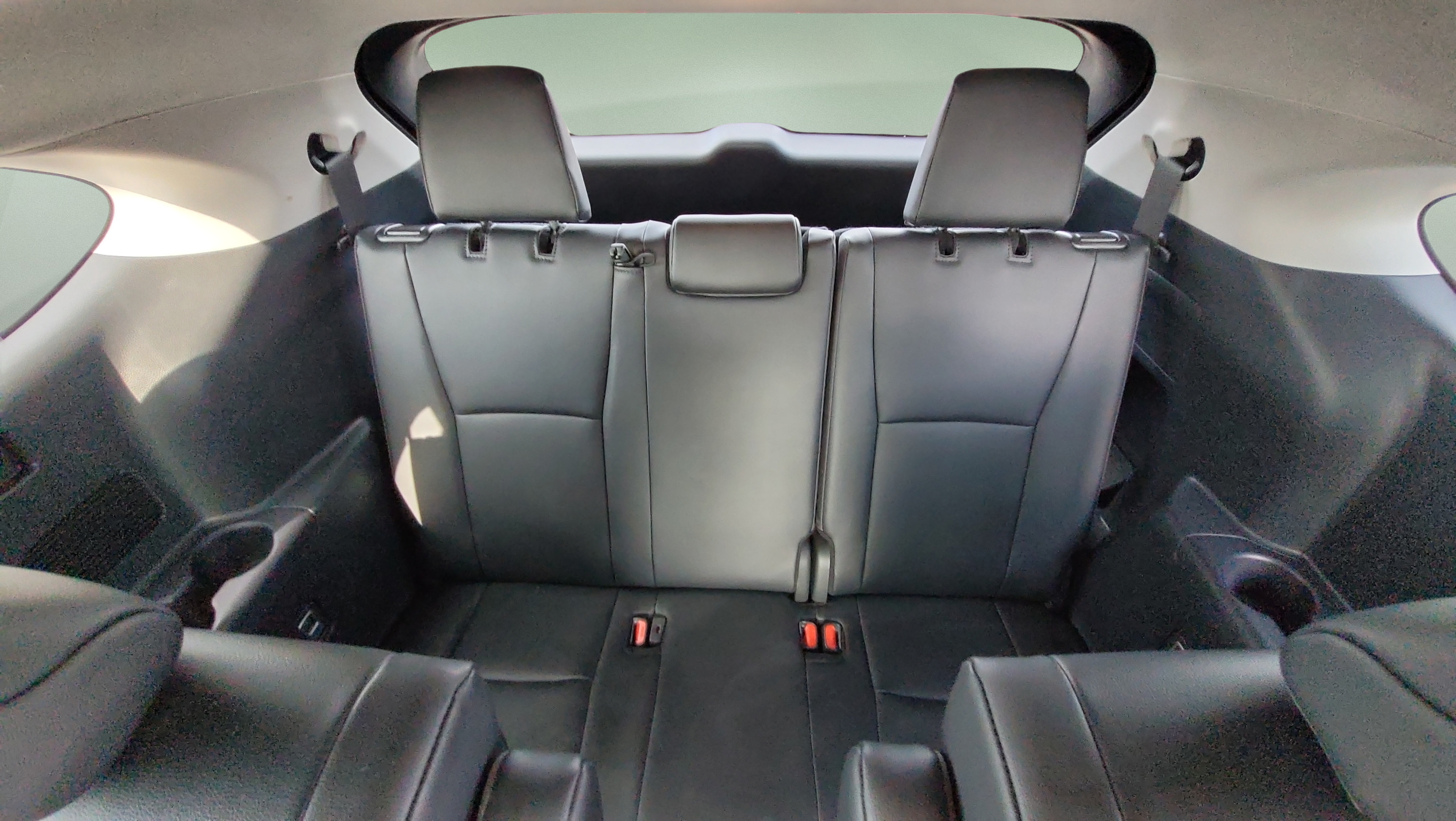 Used 2024 Toyota Highlander XLE AWD/4WD image 16