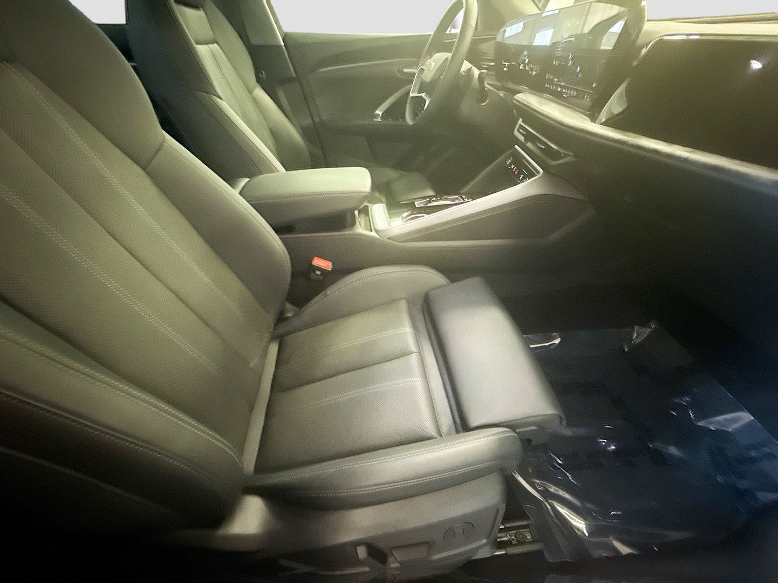 Certified 2025 Audi Q5 Premium AWD/4WD image 29