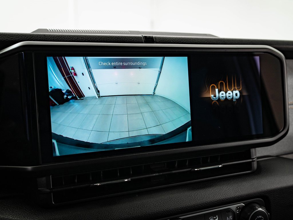 Used 2024 Jeep Wrangler Unlimited image 34