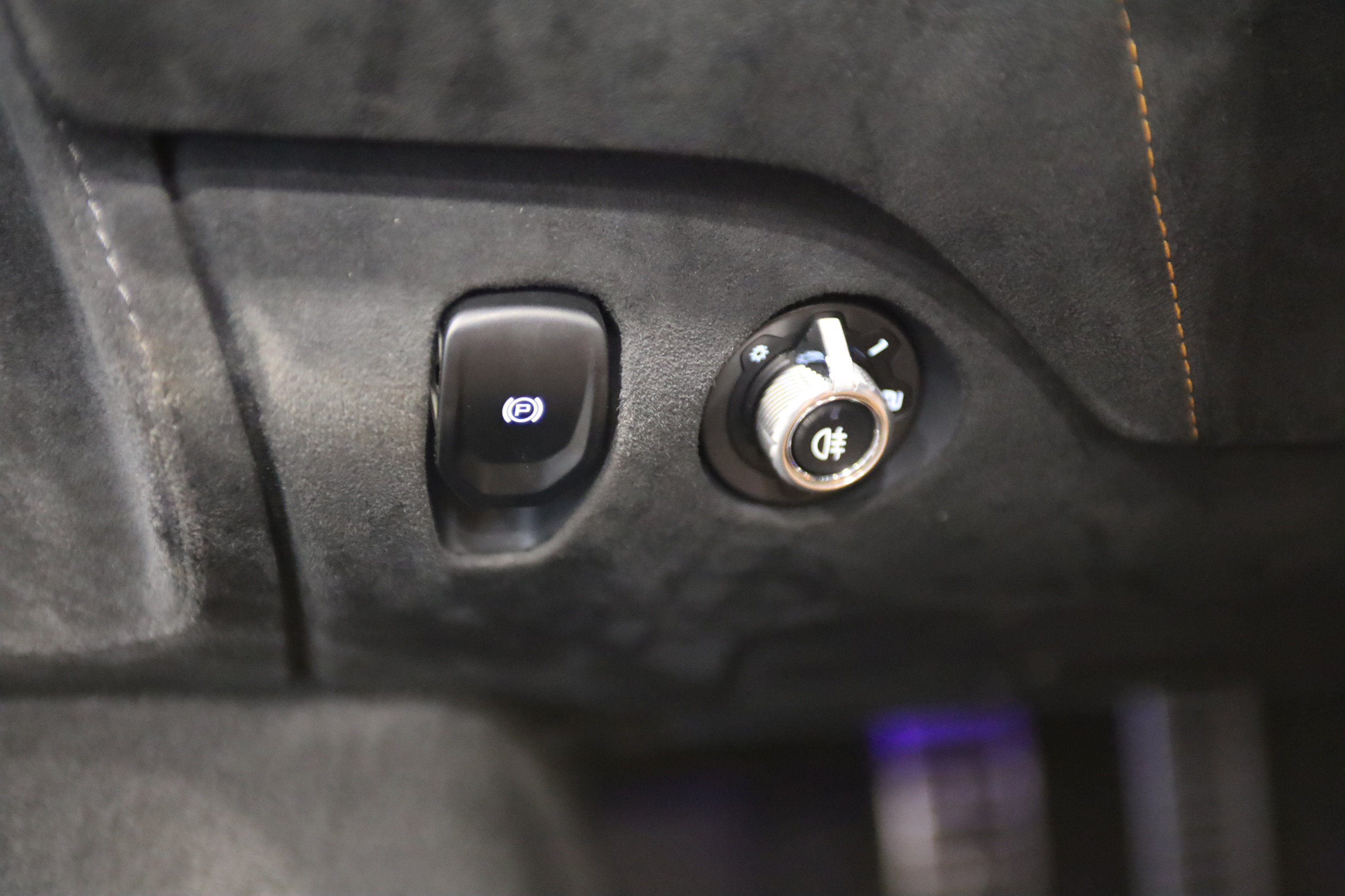 Used 2019 McLaren 720S Performance RWD image 19