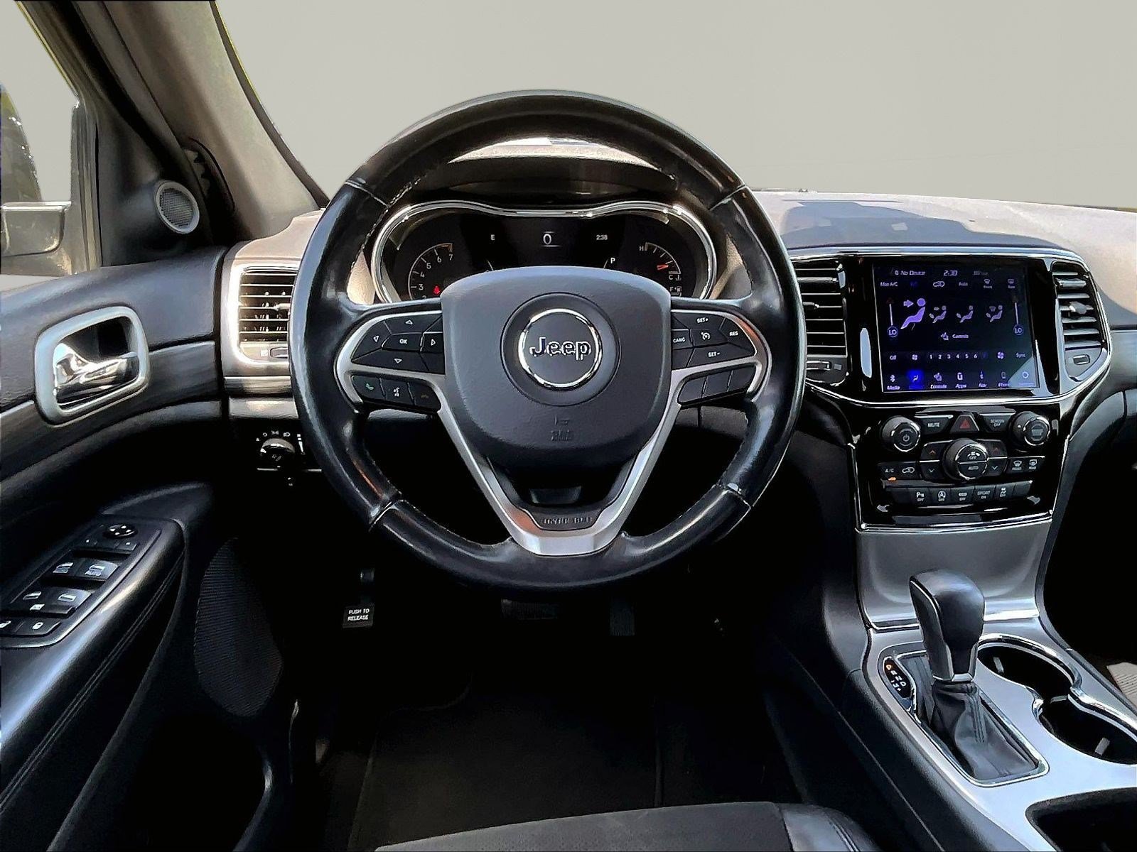 Used 2019 Jeep Grand Cherokee Laredo w/ Laredo X Package RWD image 8
