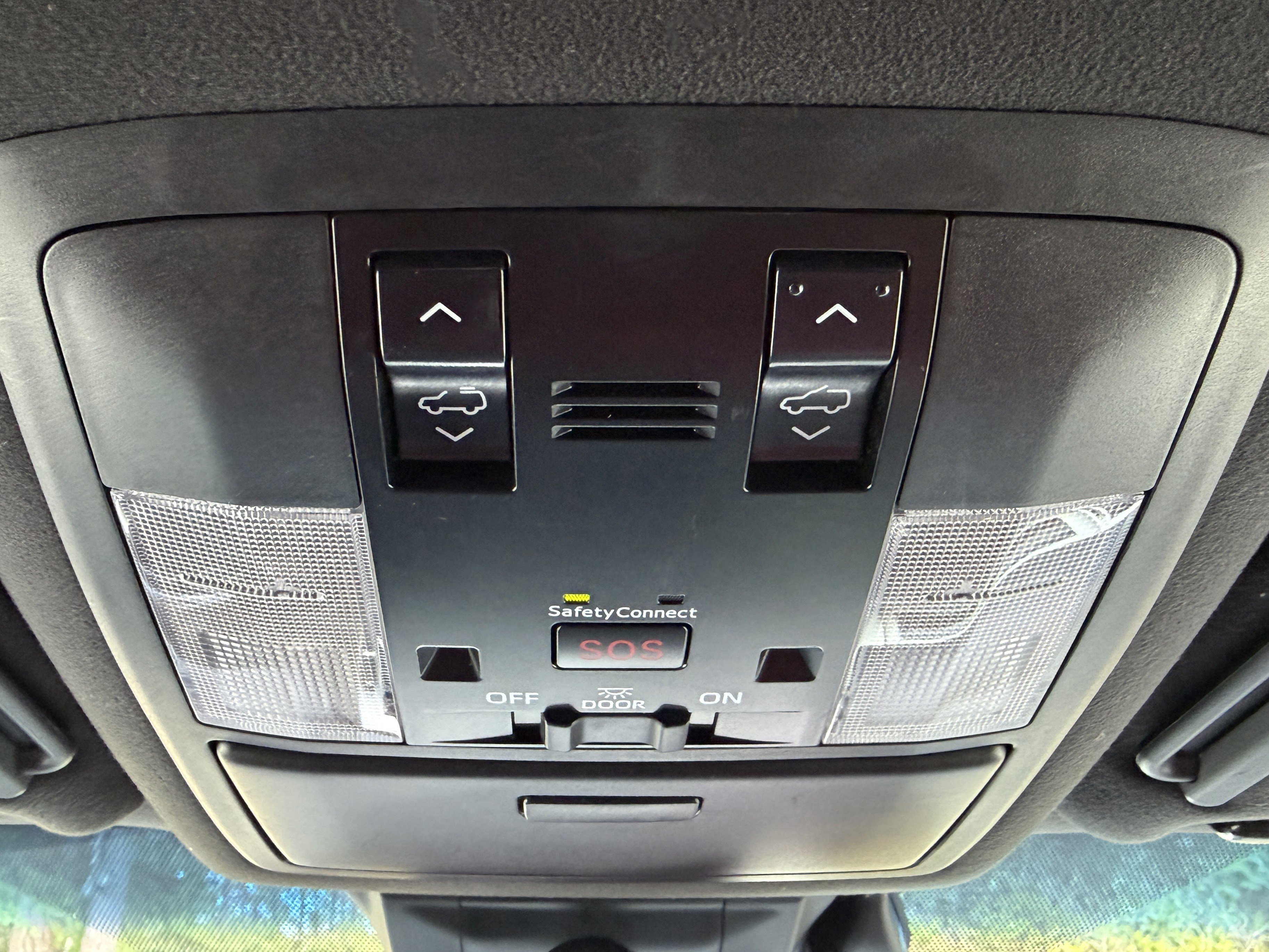 Used 2020 Lexus GX 460 Premium w/ Premium Package image 34