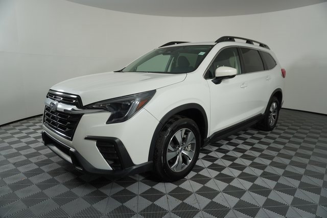 Certified 2024 Subaru Ascent Premium w/ Convenience Package image 3