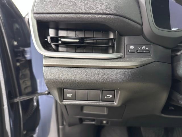Used 2024 Toyota Grand Highlander XLE AWD/4WD image 25